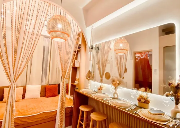 Hiraya Luna Apartahotel